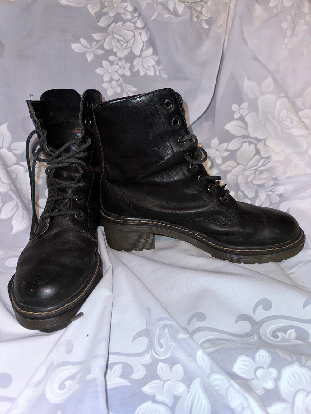 VINTAGE EIGHTIES COMBAT BOOTS FROM ROMANIA-LEATHER W/RUBBER SOLES